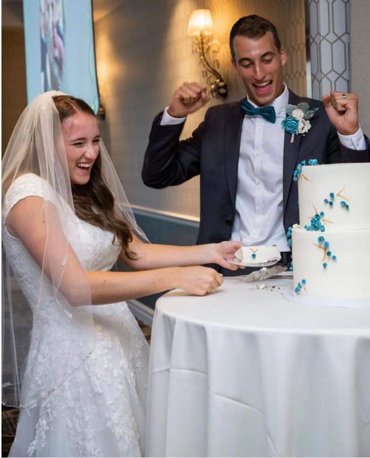 Harmon wedding cake with tiny florals